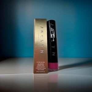 New in Box ~ Jaclyn Cosmetics Plush Blush Blurring Cheek Tint in “PLUSH PUNCH”